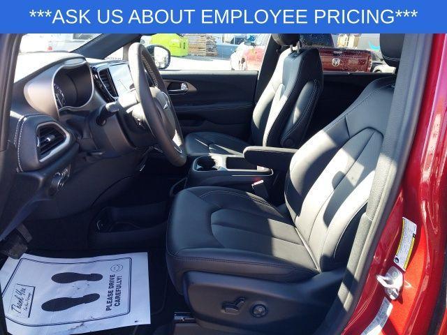 new 2025 Chrysler Pacifica car, priced at $42,915