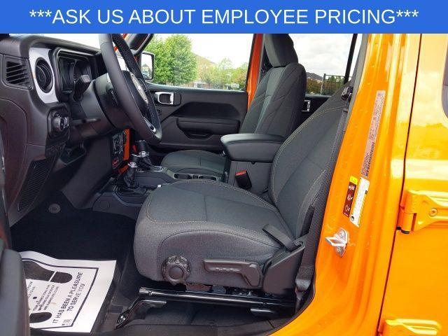 new 2025 Jeep Wrangler car, priced at $49,370
