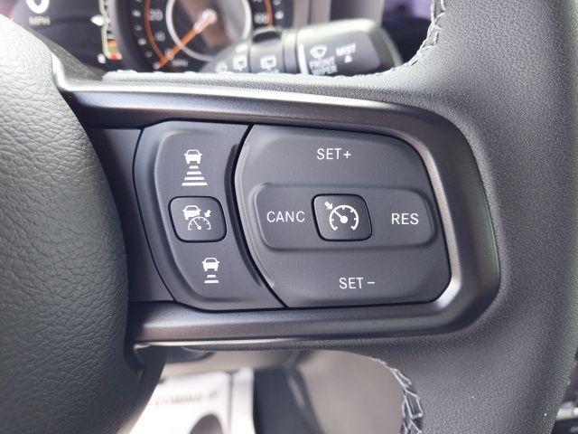 new 2025 Jeep Wrangler car, priced at $50,370