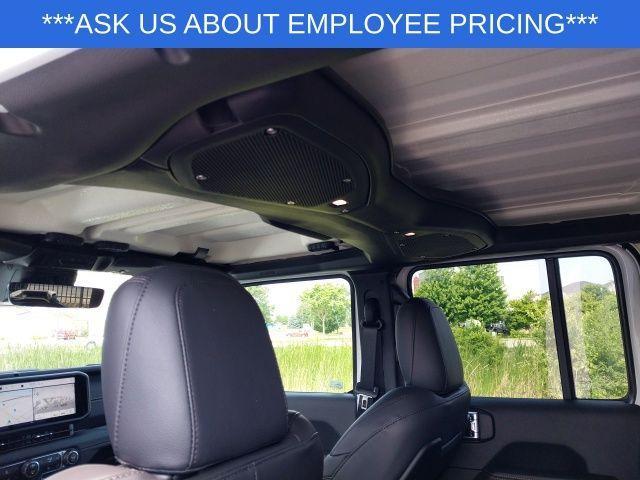 new 2025 Jeep Wrangler car, priced at $48,855