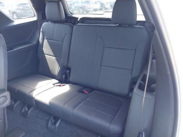 used 2023 Chevrolet Traverse car, priced at $33,995