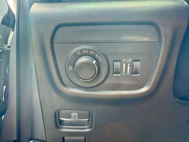 used 2022 Jeep Grand Cherokee car, priced at $27,795