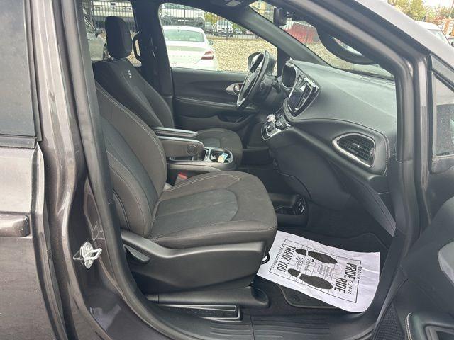 used 2021 Chrysler Pacifica car, priced at $24,925