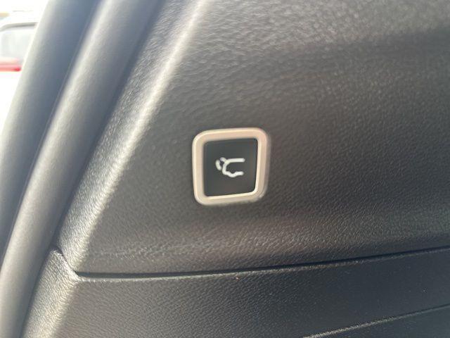 used 2021 Chrysler Pacifica car, priced at $24,925