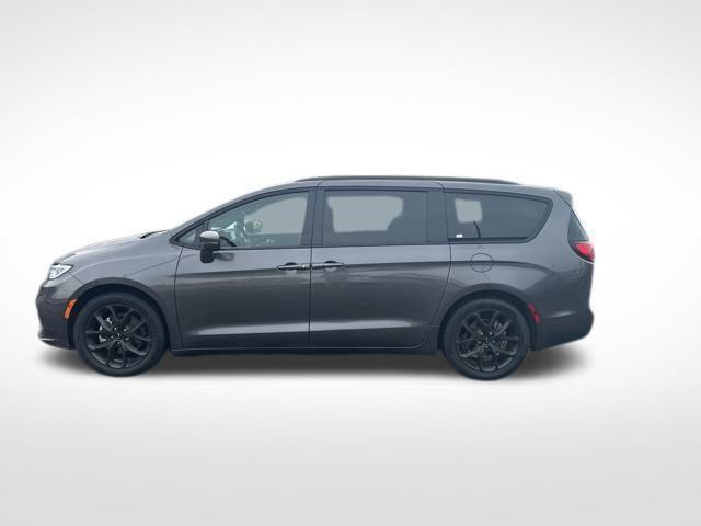 used 2021 Chrysler Pacifica car, priced at $24,925