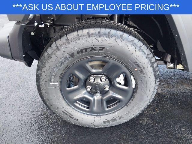 new 2025 Jeep Wrangler car, priced at $30,185