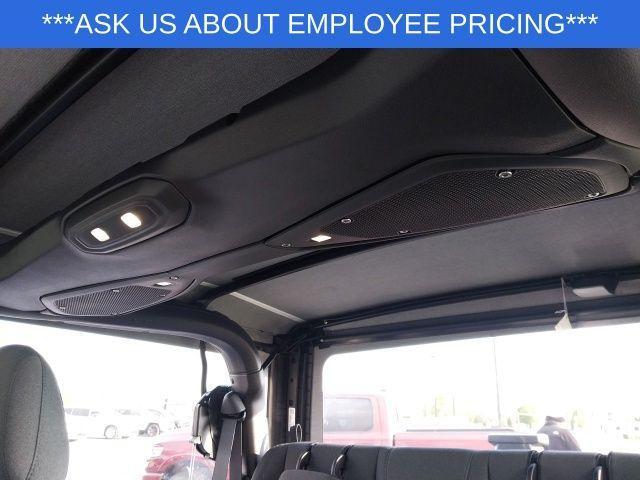 new 2025 Jeep Wrangler car, priced at $30,185