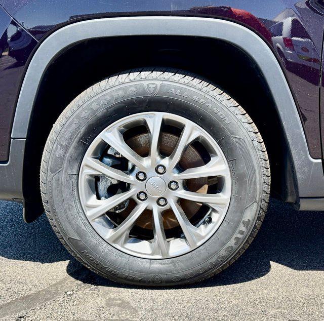 used 2021 Jeep Cherokee car, priced at $19,900