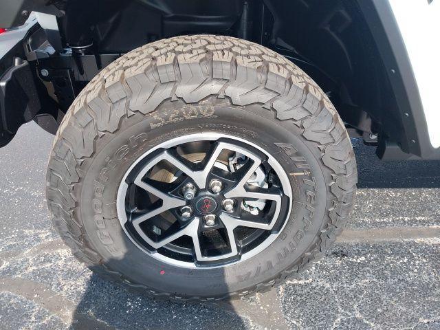 new 2025 Jeep Wrangler car, priced at $53,335