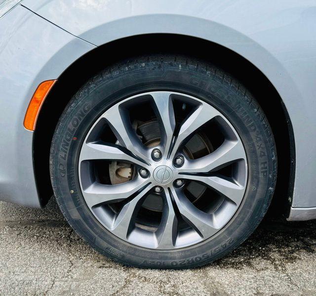 used 2018 Chrysler Pacifica car, priced at $15,086