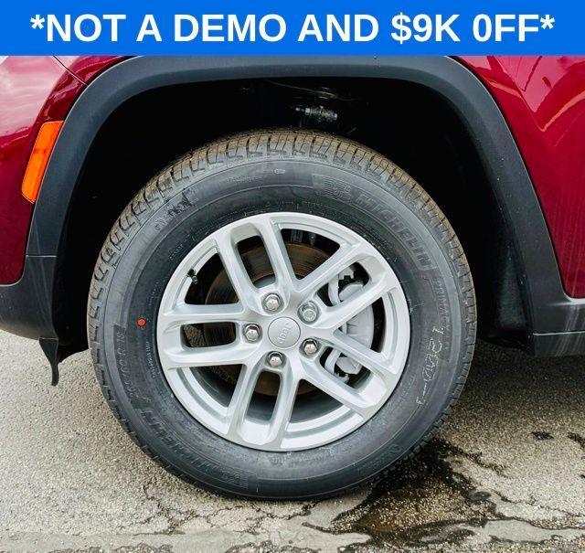 new 2025 Jeep Grand Cherokee car, priced at $34,970
