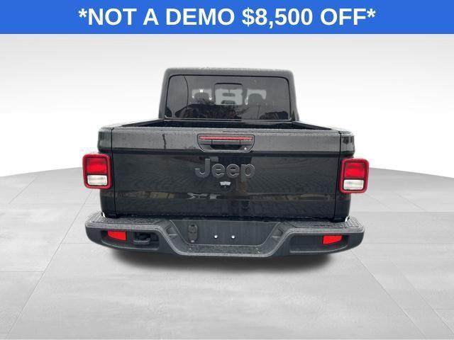 new 2025 Jeep Gladiator car, priced at $34,885
