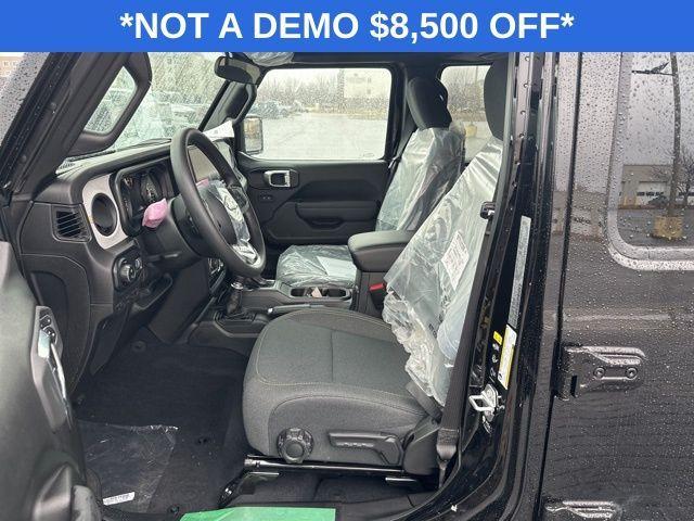 new 2025 Jeep Gladiator car, priced at $34,885