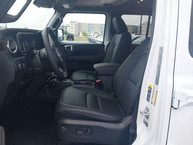 new 2025 Jeep Gladiator car, priced at $41,090