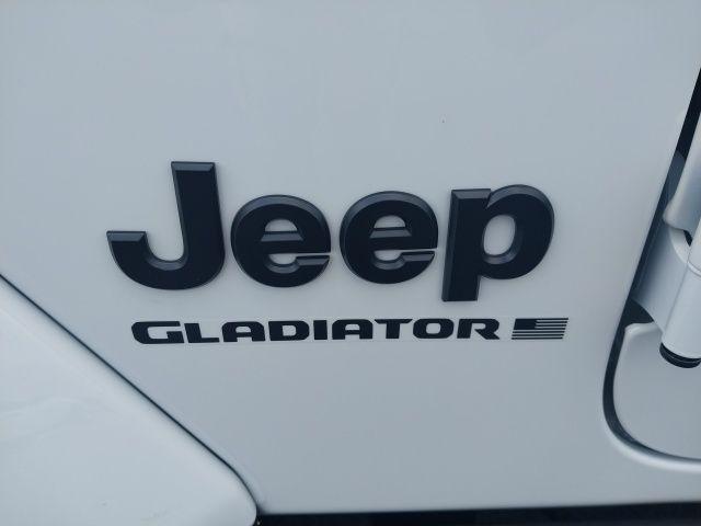 new 2025 Jeep Gladiator car, priced at $41,090