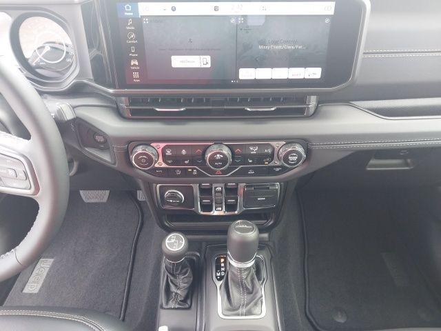 new 2025 Jeep Gladiator car, priced at $41,090