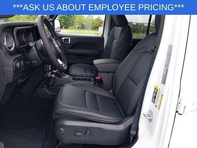 new 2025 Jeep Wrangler car, priced at $47,355