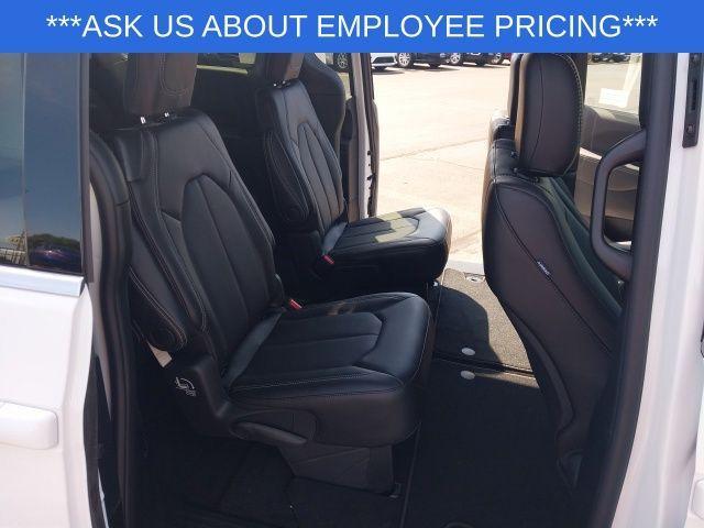 new 2025 Chrysler Pacifica car, priced at $39,445