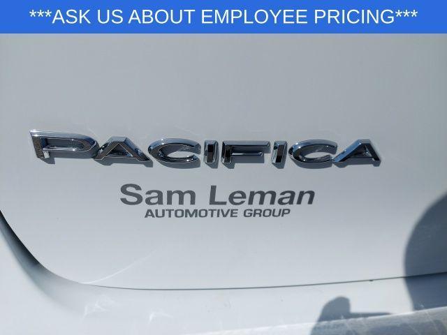 new 2025 Chrysler Pacifica car, priced at $39,445