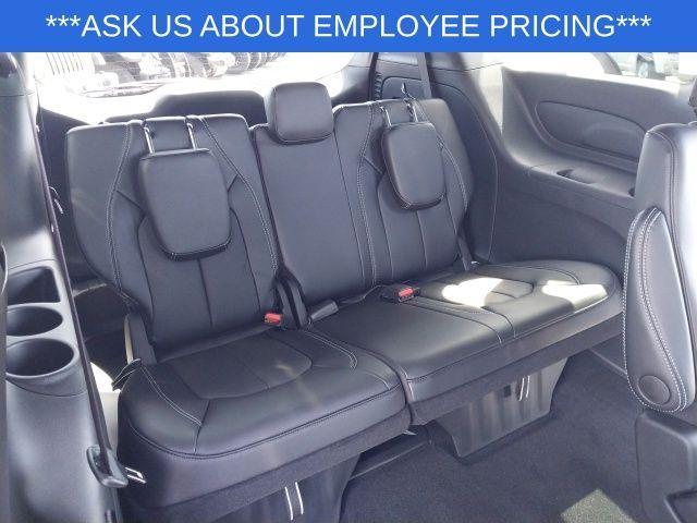 new 2025 Chrysler Pacifica car, priced at $39,445