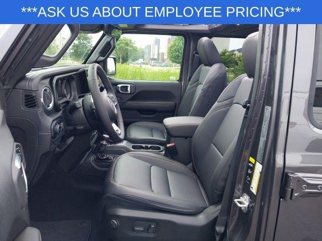 new 2025 Jeep Wrangler car, priced at $53,875