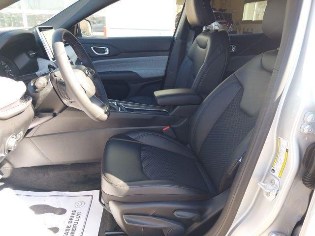 new 2025 Jeep Compass car, priced at $25,860