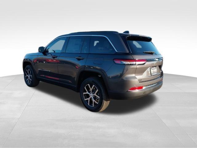 new 2025 Jeep Grand Cherokee car, priced at $40,790