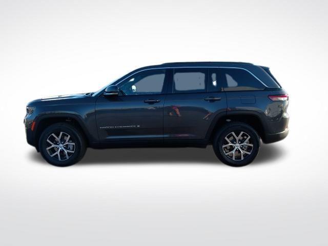 new 2025 Jeep Grand Cherokee car, priced at $41,290