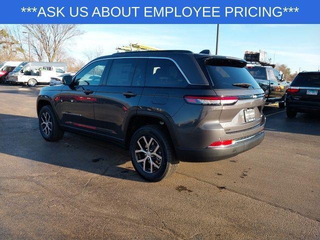 new 2025 Jeep Grand Cherokee car, priced at $44,290