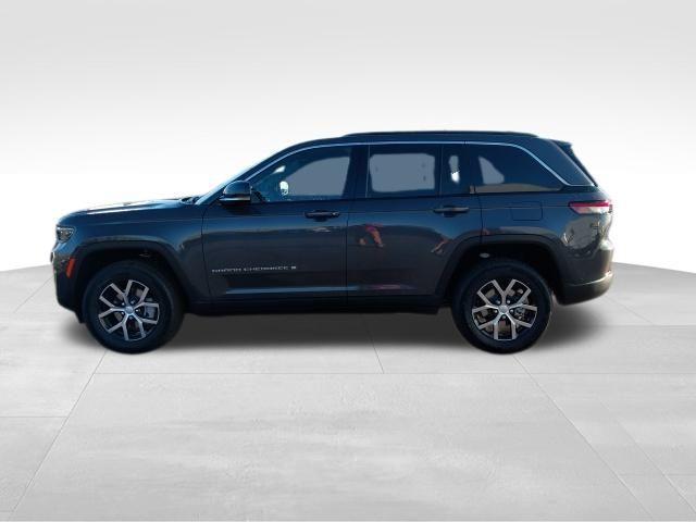 new 2025 Jeep Grand Cherokee car, priced at $40,790