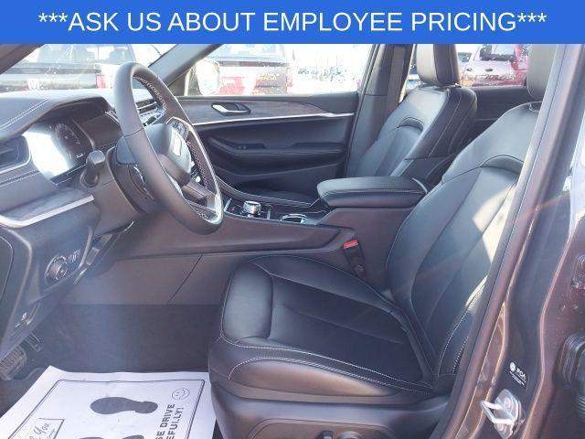 new 2025 Jeep Grand Cherokee car, priced at $44,290