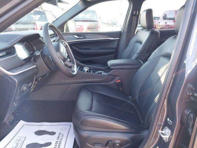 new 2025 Jeep Grand Cherokee car, priced at $40,790
