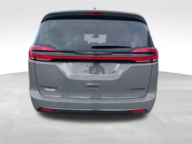 new 2025 Chrysler Pacifica car, priced at $44,040