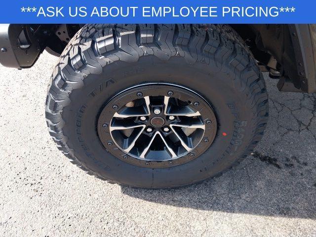 new 2025 Jeep Wrangler car, priced at $60,590