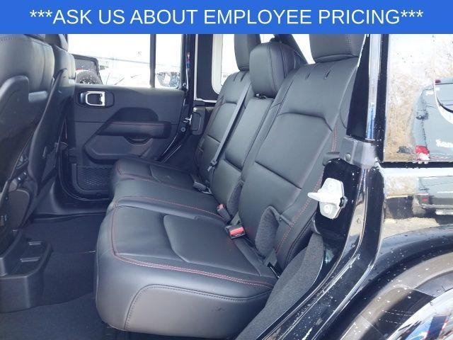 new 2025 Jeep Wrangler car, priced at $60,590