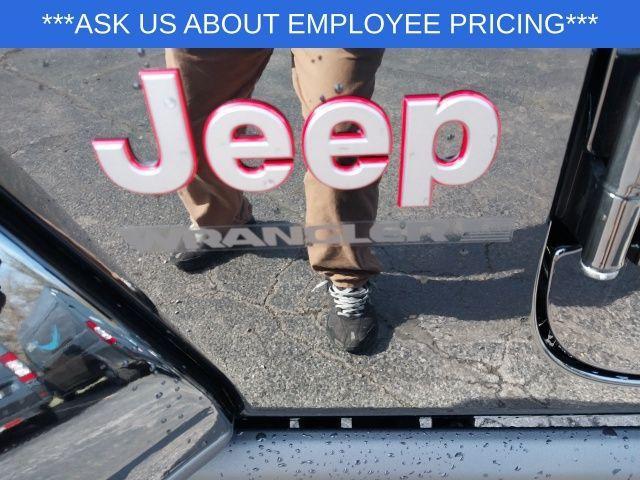 new 2025 Jeep Wrangler car, priced at $60,590