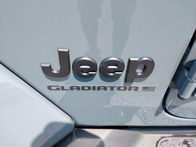 new 2025 Jeep Gladiator car, priced at $41,685