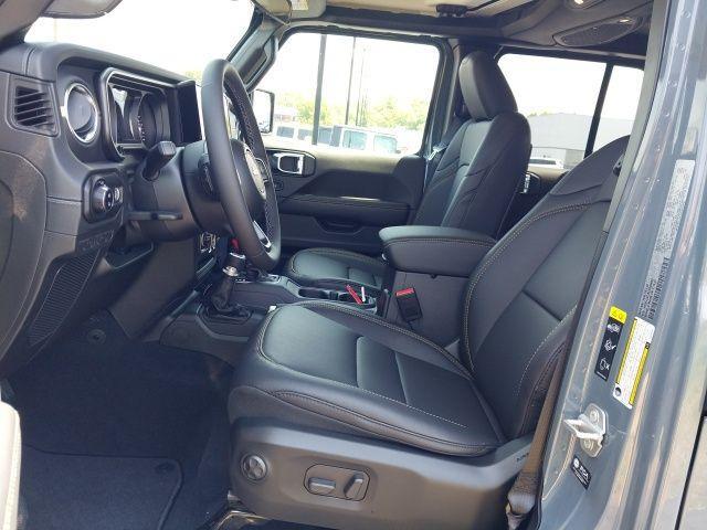 new 2025 Jeep Gladiator car, priced at $41,685