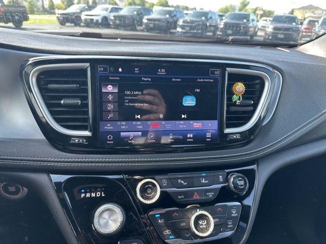 used 2021 Chrysler Pacifica car, priced at $25,900