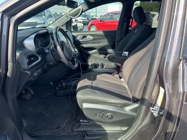 used 2021 Chrysler Pacifica car, priced at $25,900