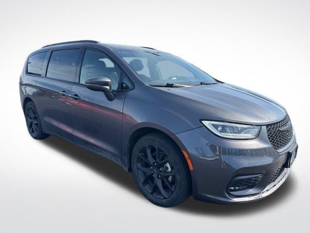 used 2021 Chrysler Pacifica car, priced at $25,900
