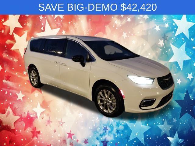 new 2025 Chrysler Pacifica car, priced at $42,420