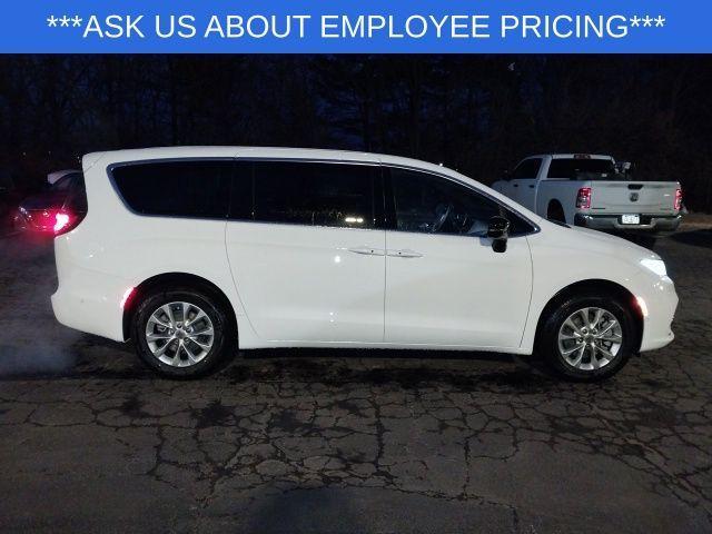 new 2025 Chrysler Pacifica car, priced at $42,420