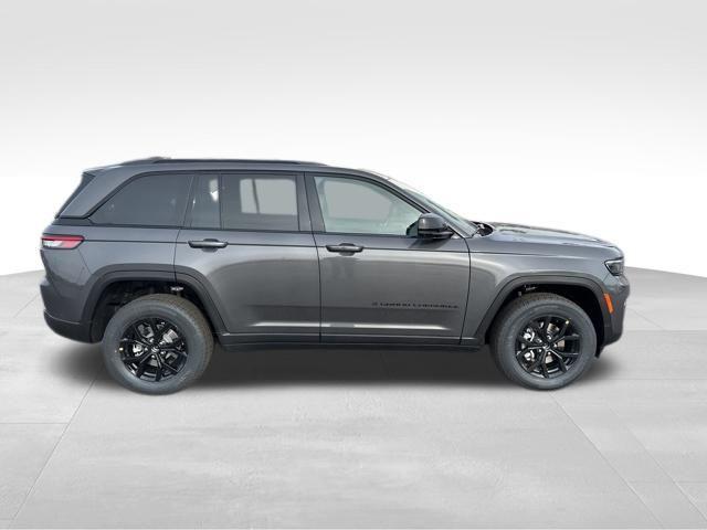 new 2025 Jeep Grand Cherokee car, priced at $39,530