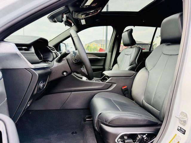 used 2025 Jeep Grand Cherokee car, priced at $53,900