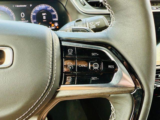 used 2025 Jeep Grand Cherokee car, priced at $53,900