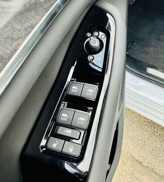 used 2025 Jeep Grand Cherokee car, priced at $53,900