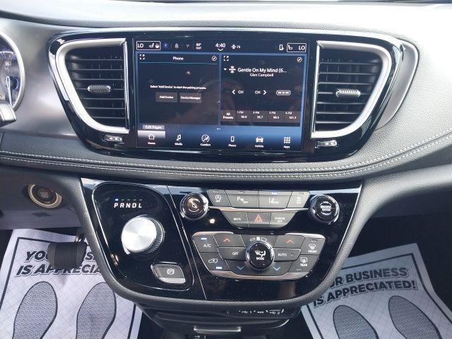 new 2025 Chrysler Pacifica car, priced at $38,620