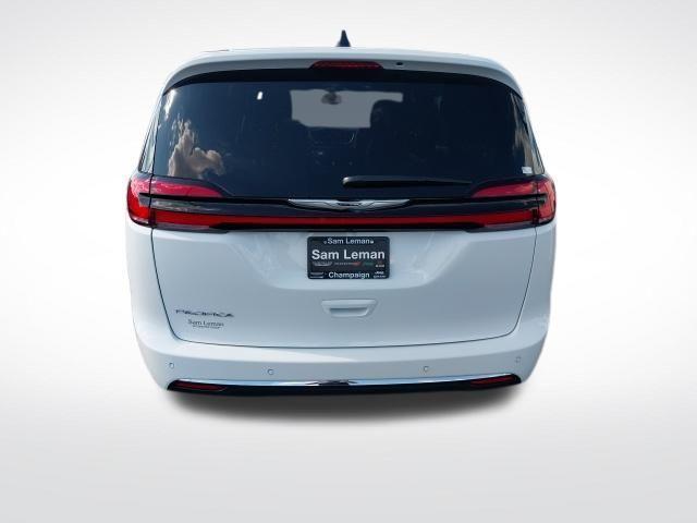 new 2025 Chrysler Pacifica car, priced at $38,620