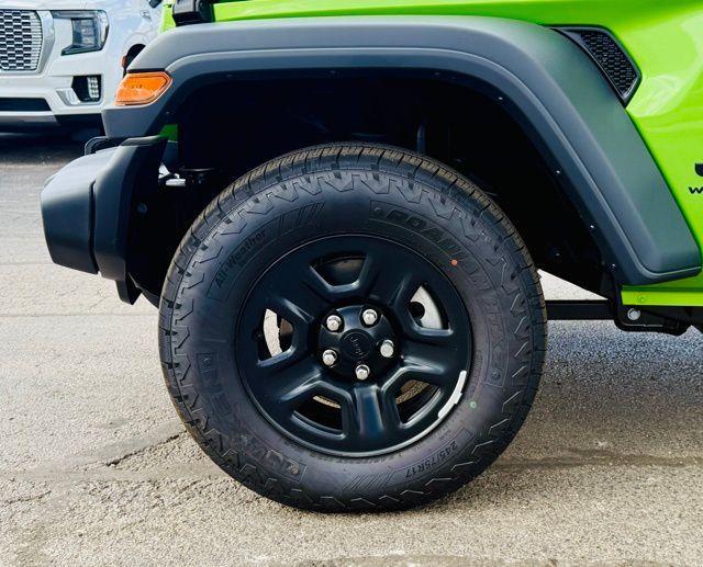 new 2025 Jeep Wrangler car, priced at $36,580